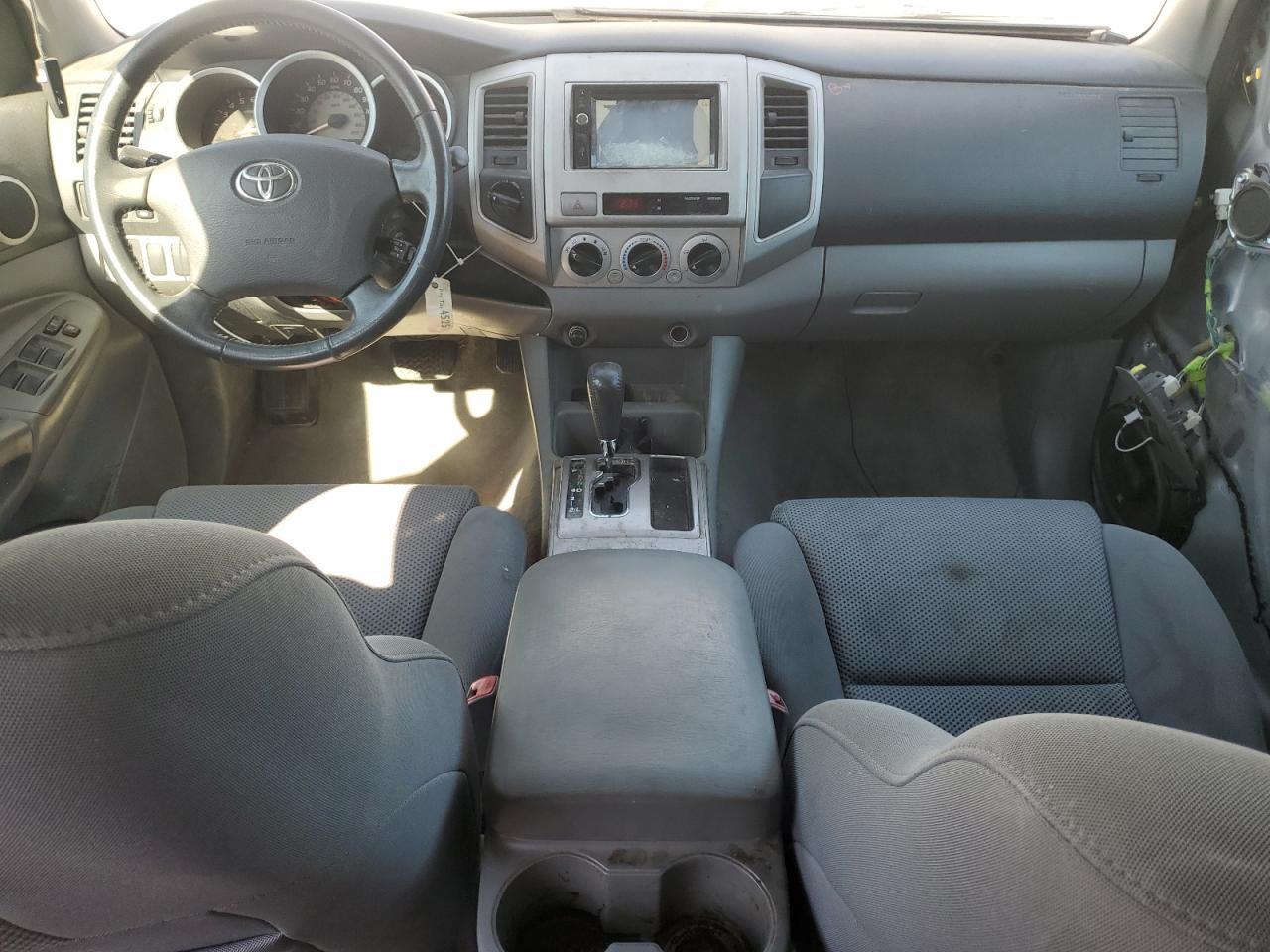 Toyota Tacoma Double Cab Image 2