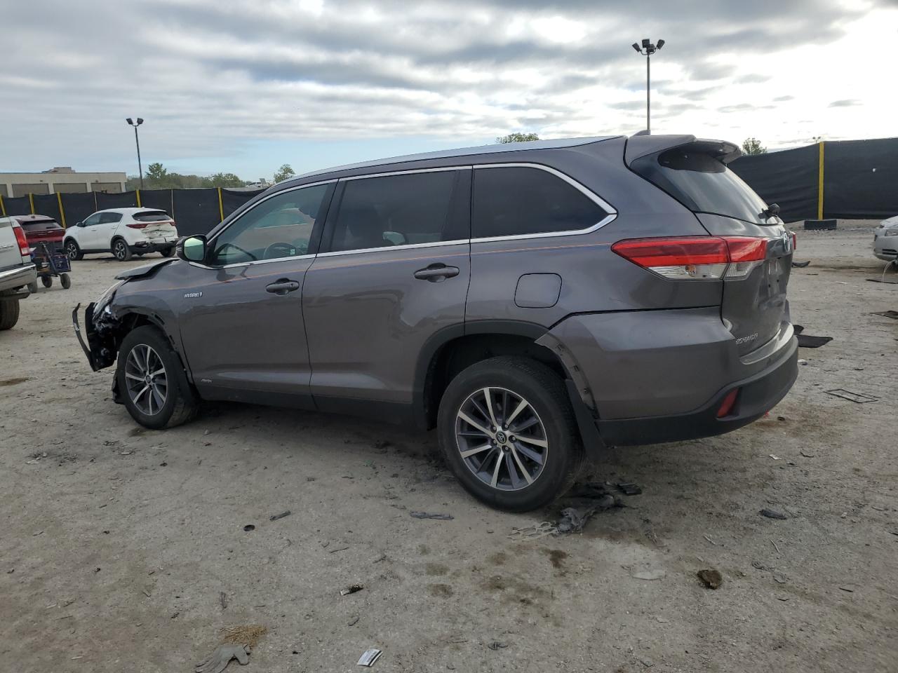 Toyota Highlander Hybrid Image 7