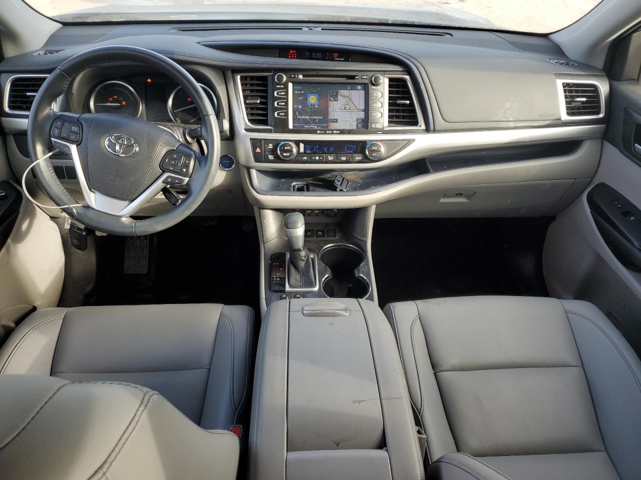 Toyota Highlander Hybrid Image 13