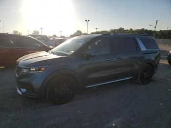  Salvage Kia Carnival