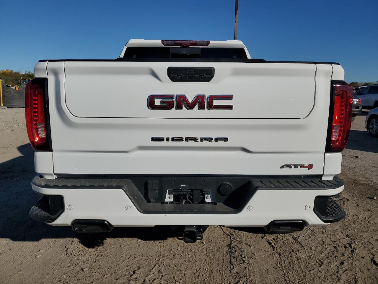 GMC Sierra K1500 At4 Image 10