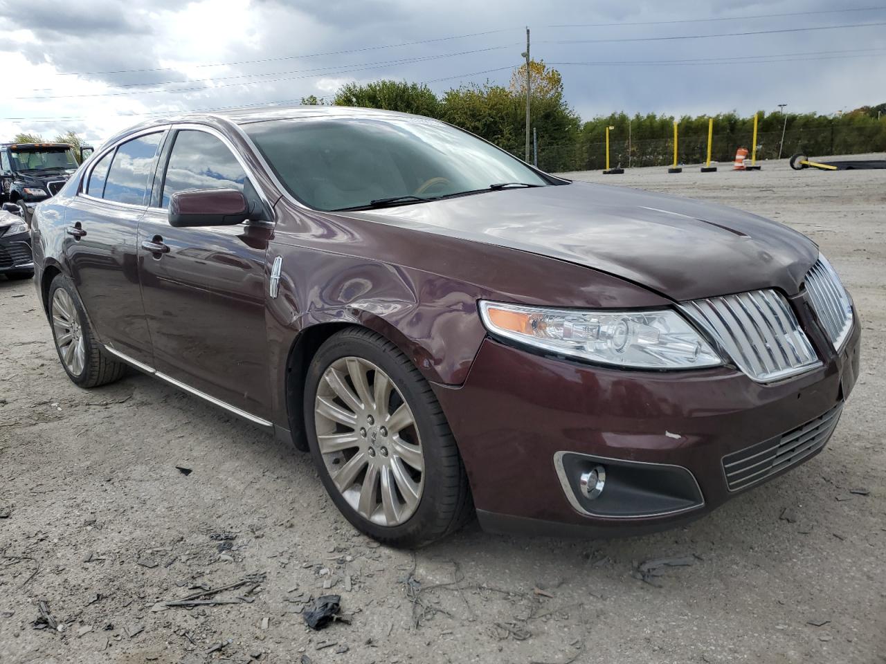 Lincoln MKS Image 2