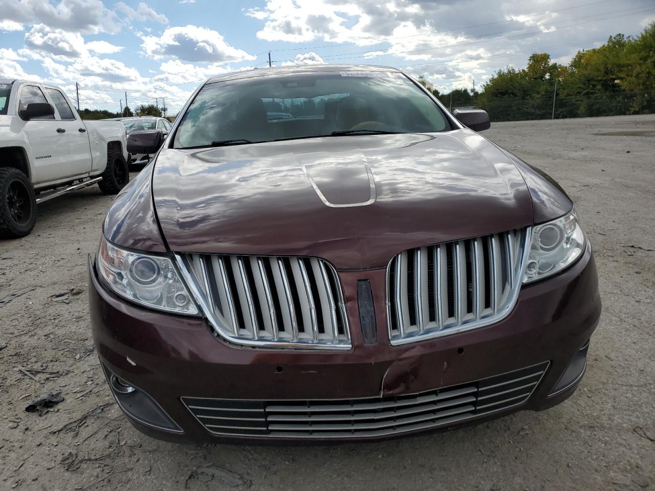 Lincoln MKS Image 8