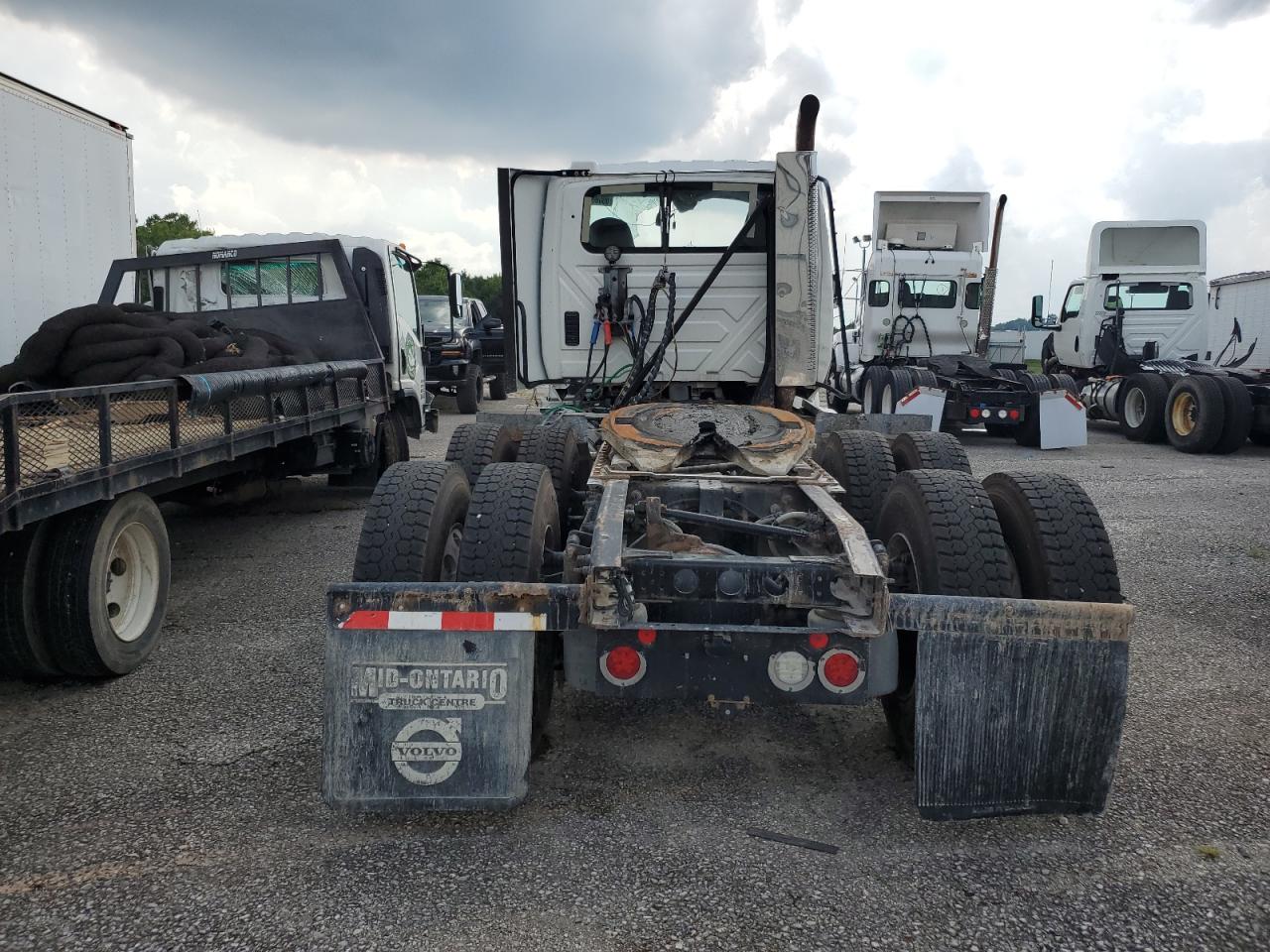 International Lt625 Image 6