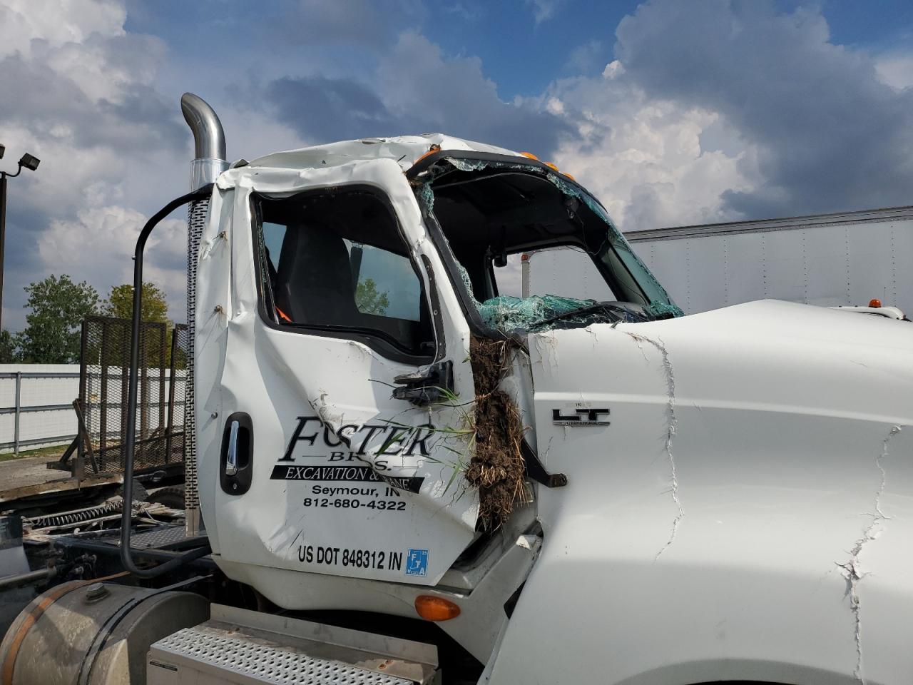 International Lt625 Image 3