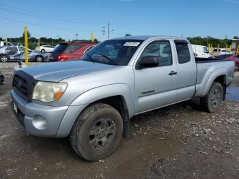  Salvage Toyota Tacoma