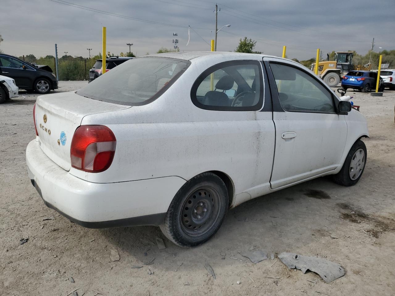 Toyota ECHO Image 11