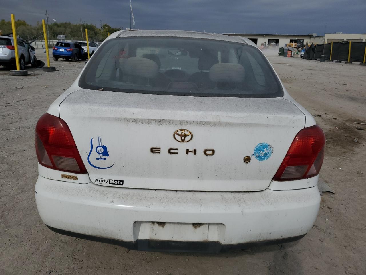 Toyota ECHO Image 10