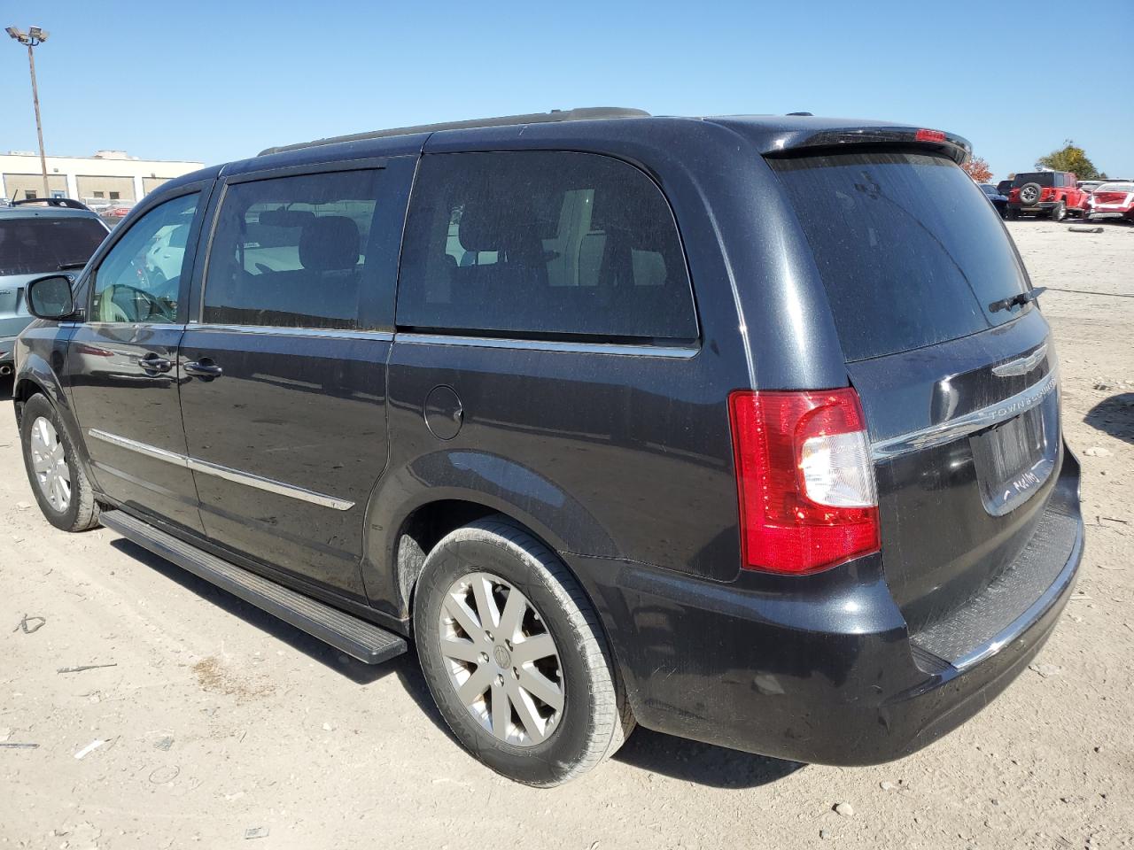 Chrysler Minivan Touring Image 13