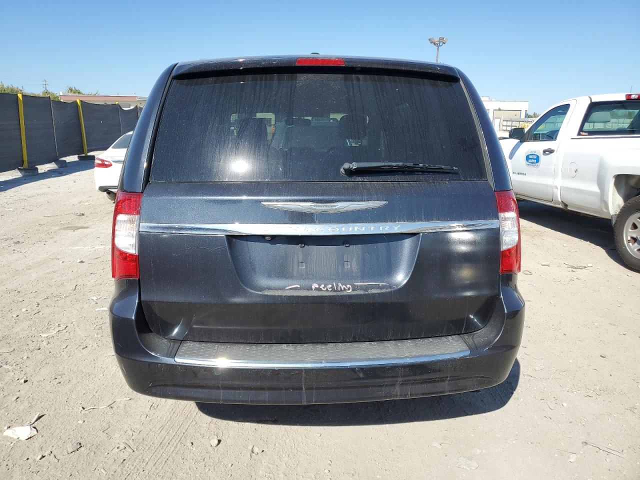 Chrysler Minivan Touring Image 7