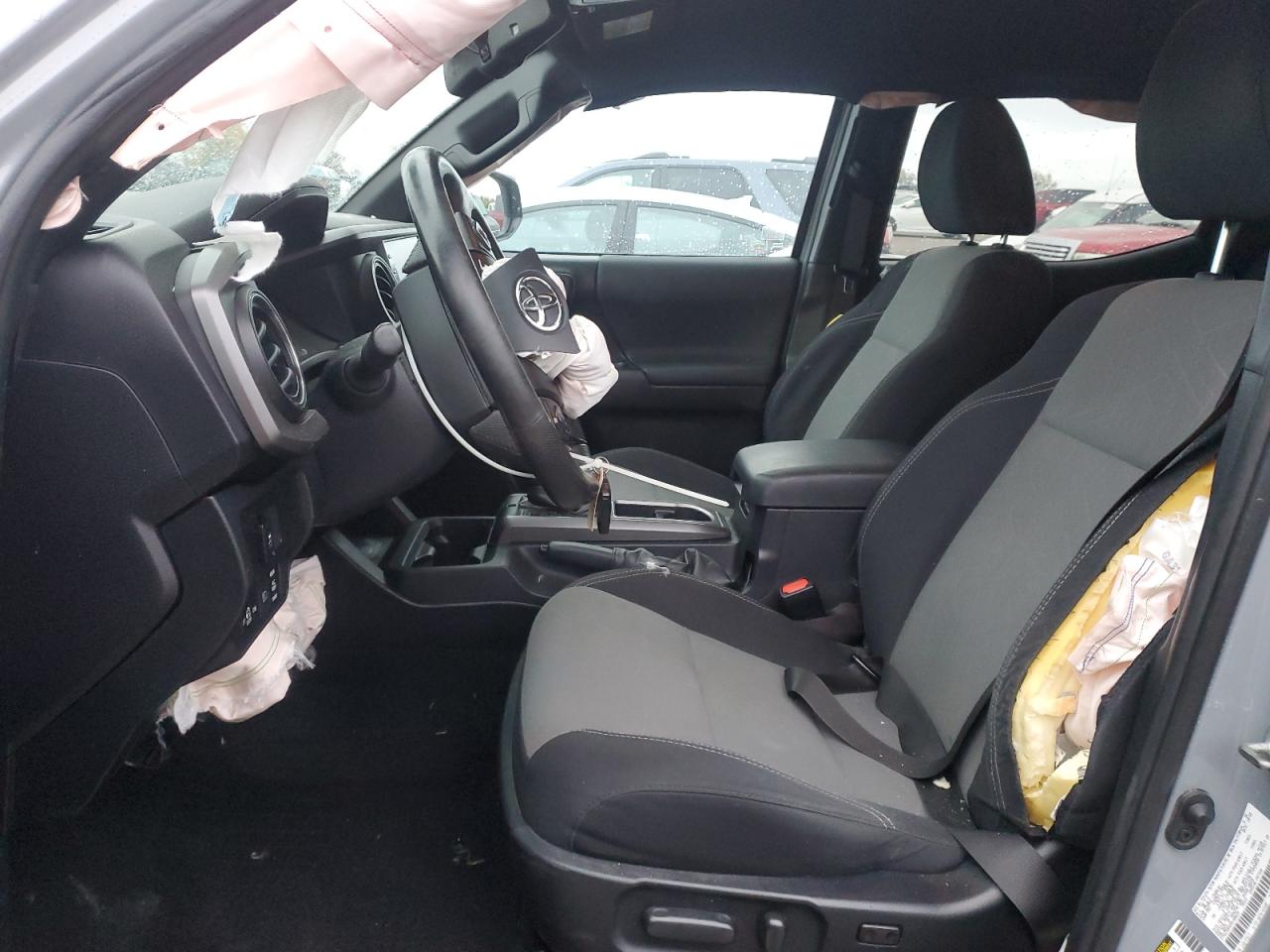 Toyota Tacoma Double Cab Image 10