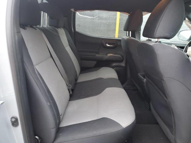 Toyota Tacoma Double Cab Image 3