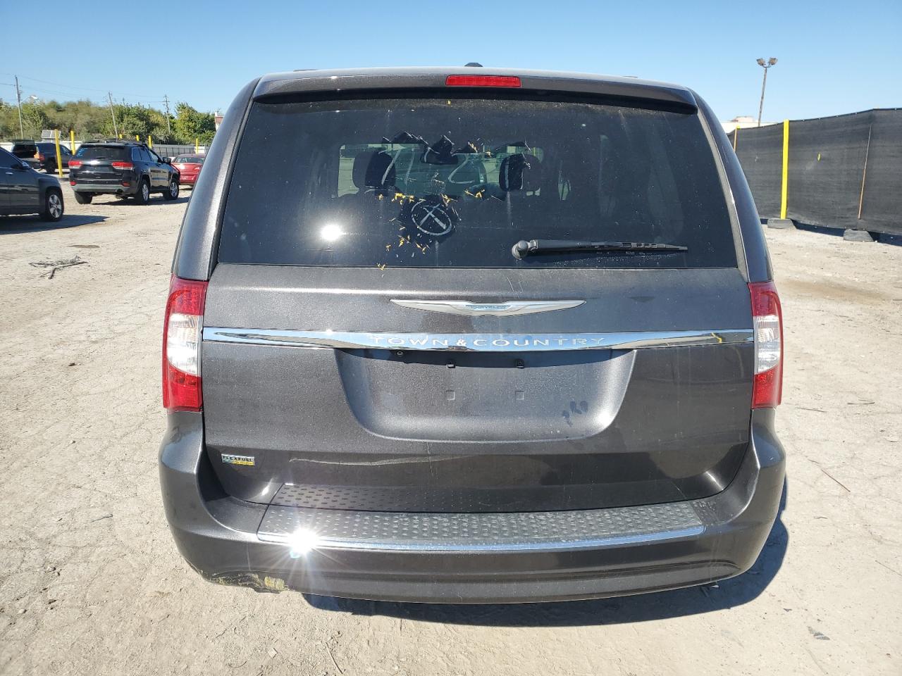 Chrysler Minivan Touring Image 7