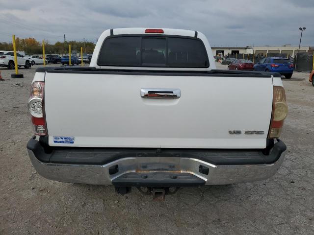 Toyota Tacoma Double Cab Image 12