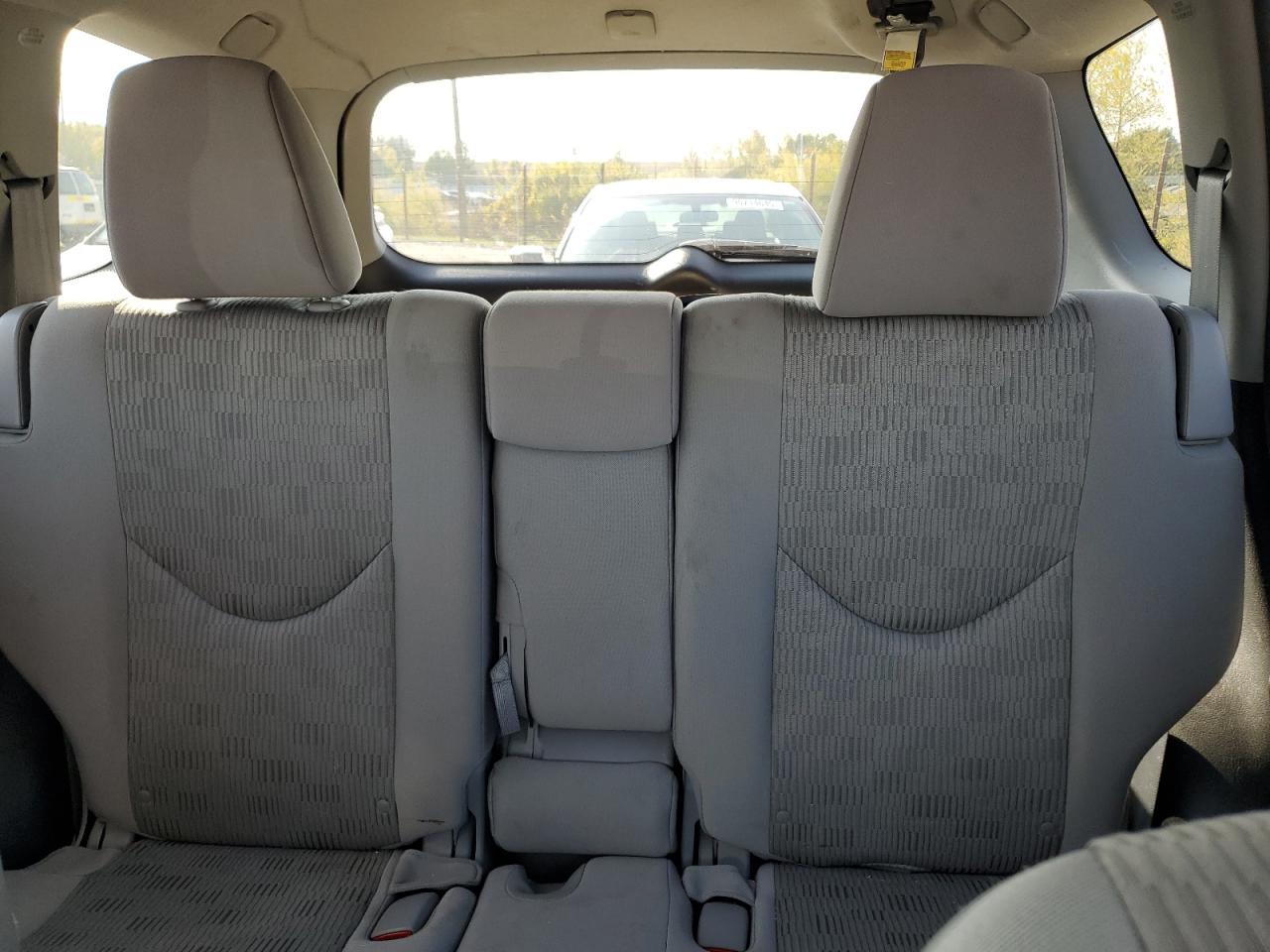 Toyota RAV4 Image 12