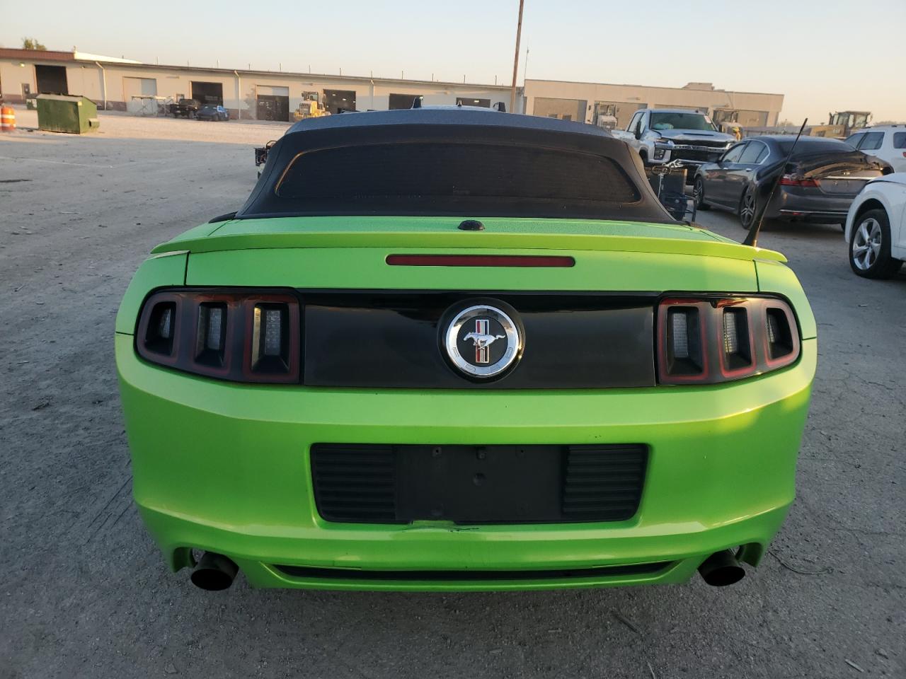 Ford Mustang Image 11