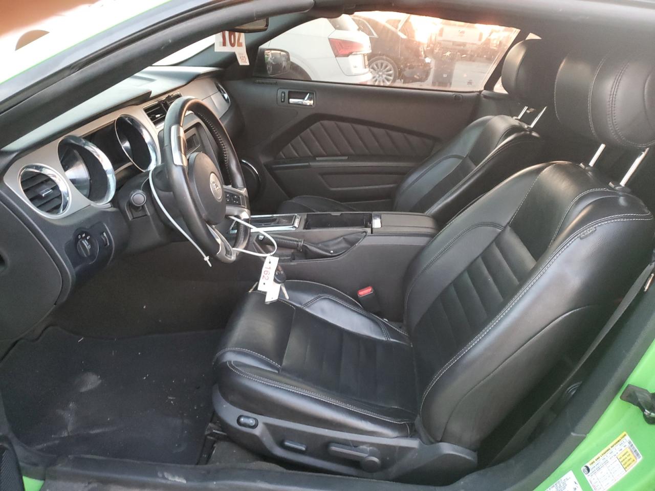 Ford Mustang Image 5