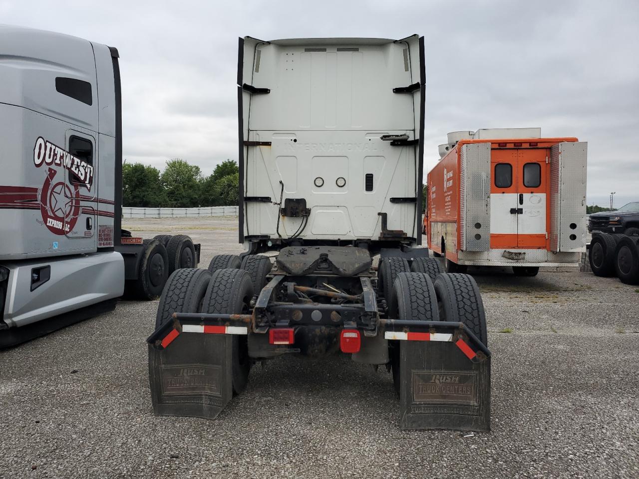 International Prostar Image 8