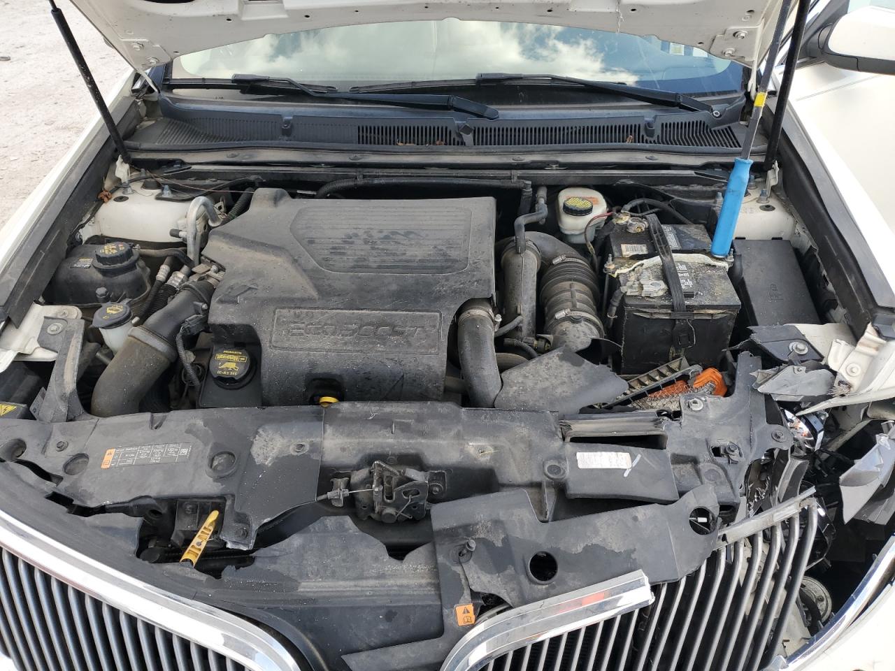 Lincoln MKS Image 12