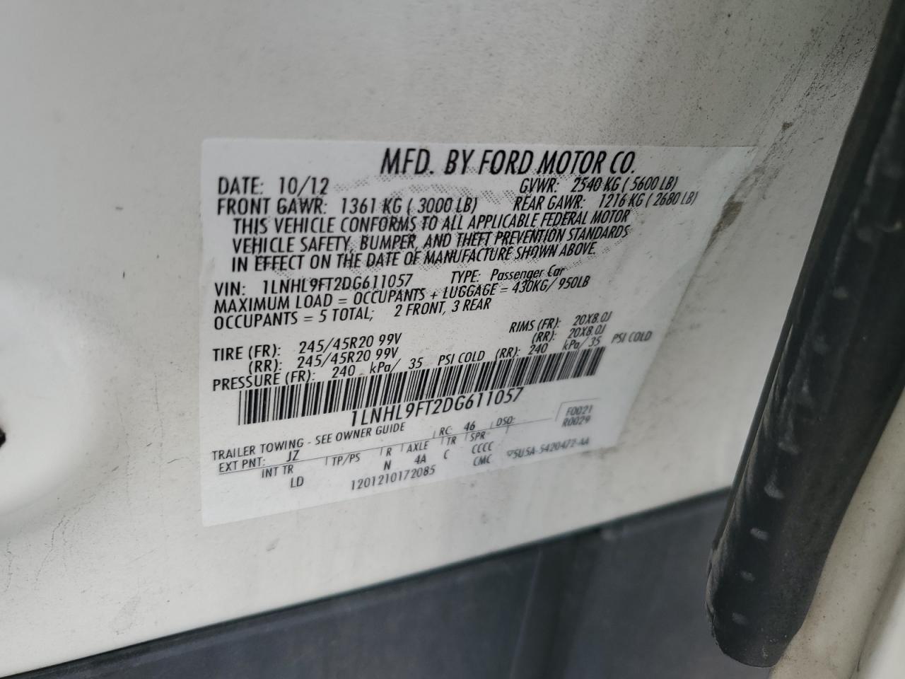 Lincoln MKS Image 11