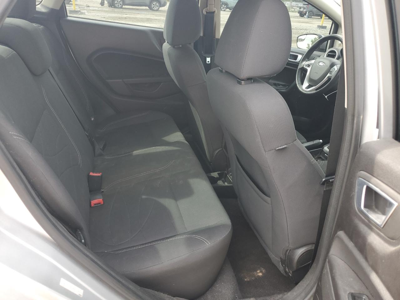 Ford Fiesta Se Image 9