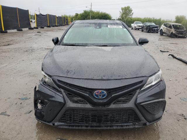 Toyota Camry Se Image 6