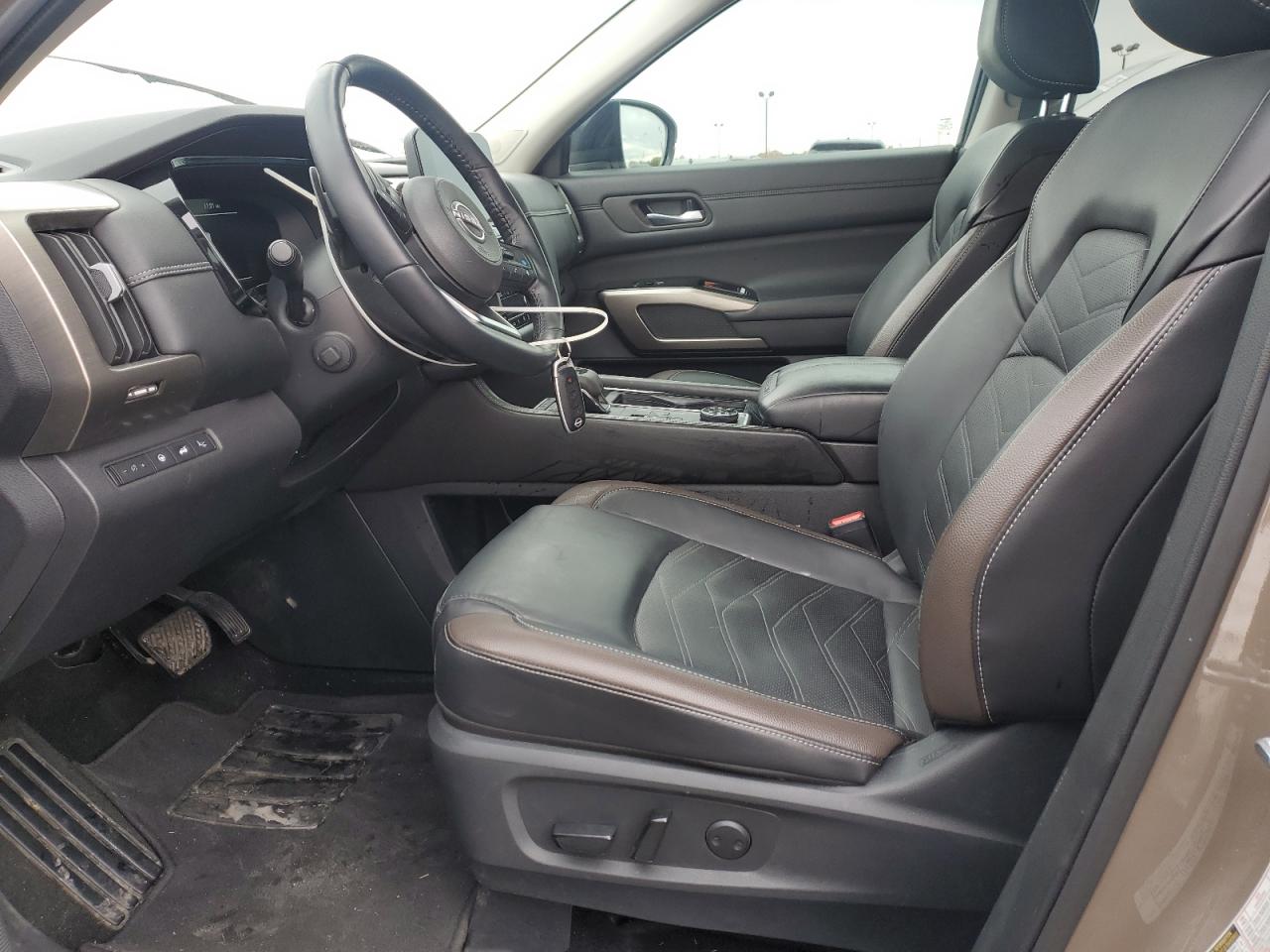 Nissan Pathfinder Platinum Image 13