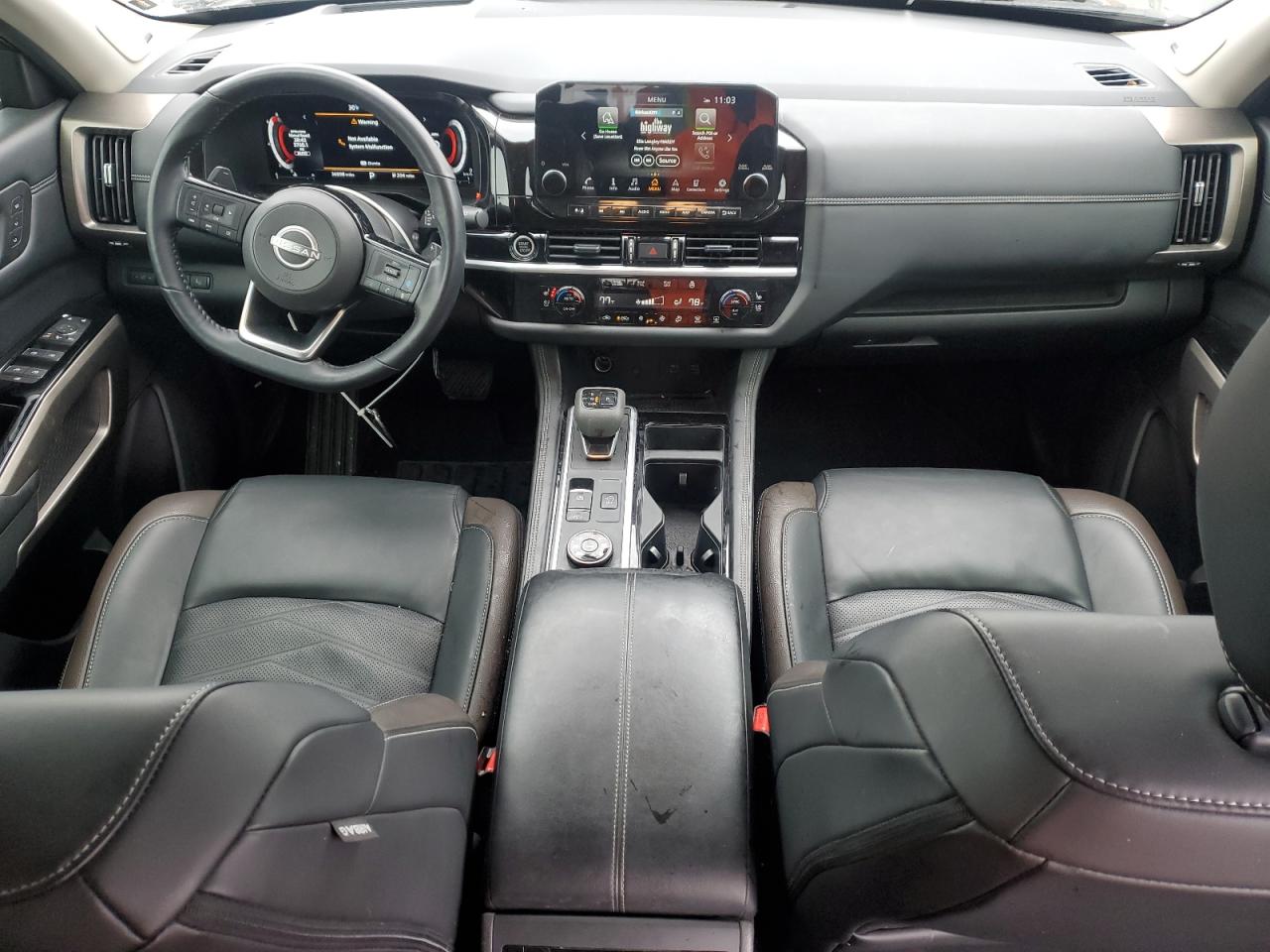 Nissan Pathfinder Platinum Image 6