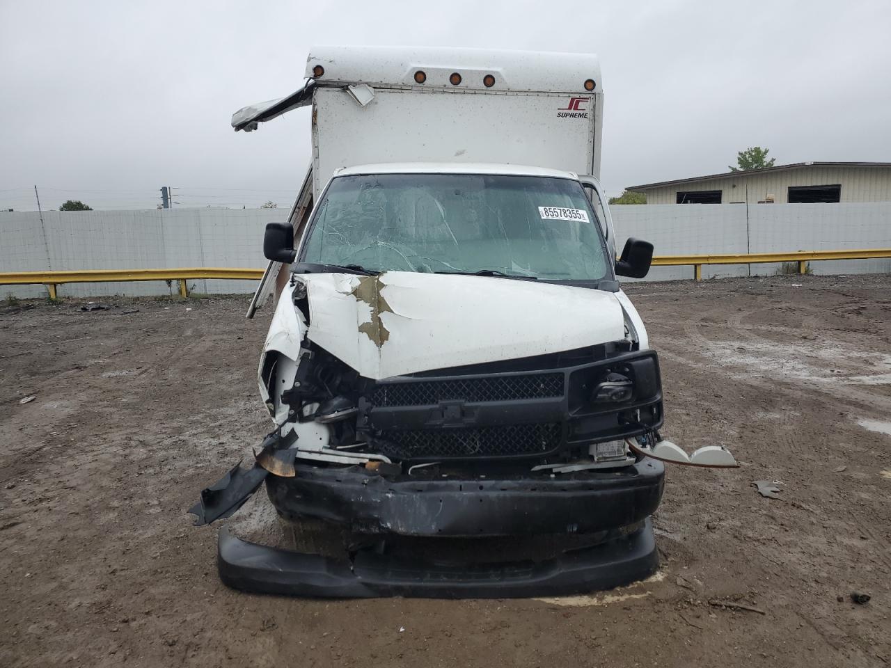 Chevrolet Express Image 4