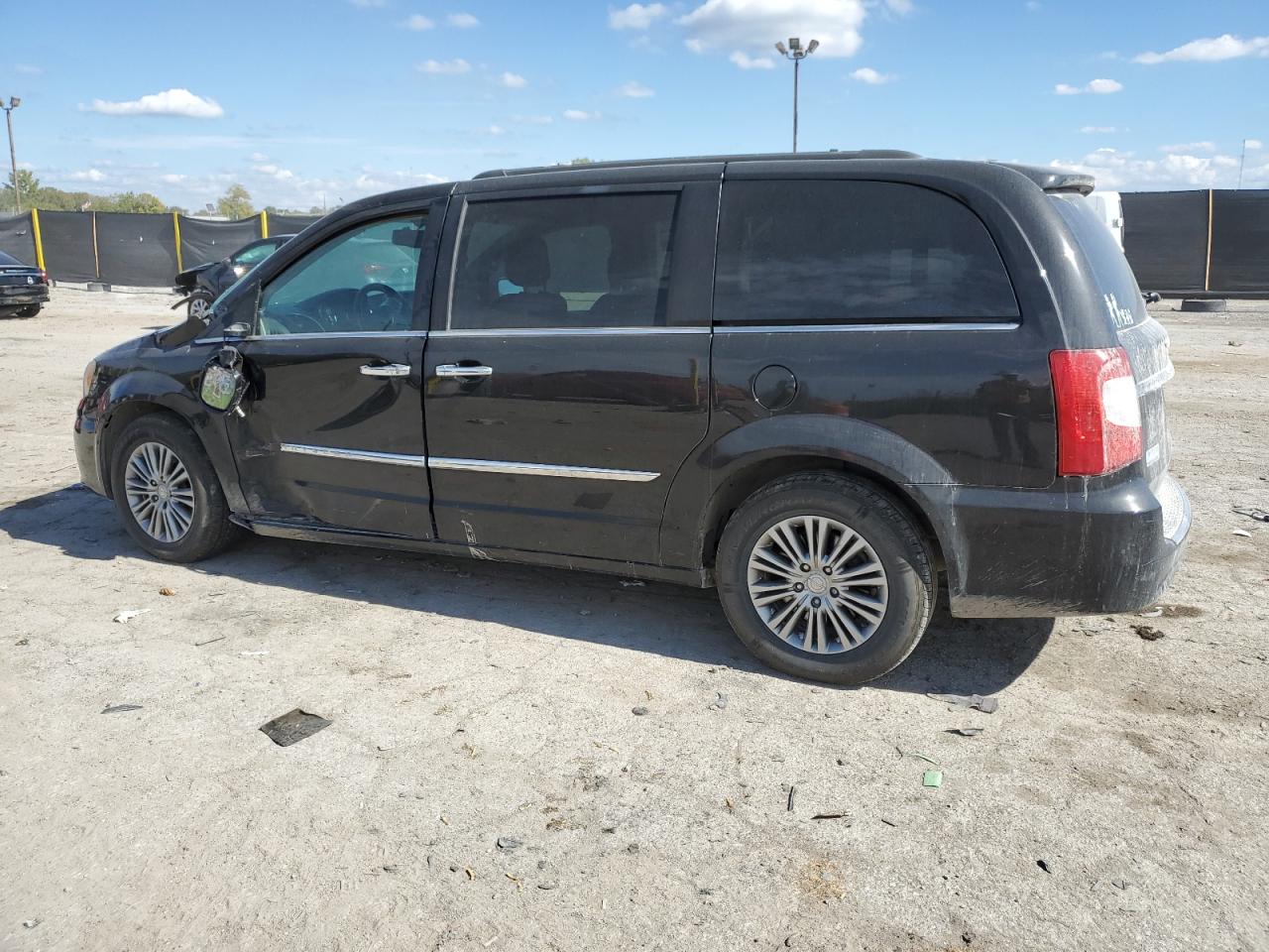 Chrysler Minivan Touring L Image 5