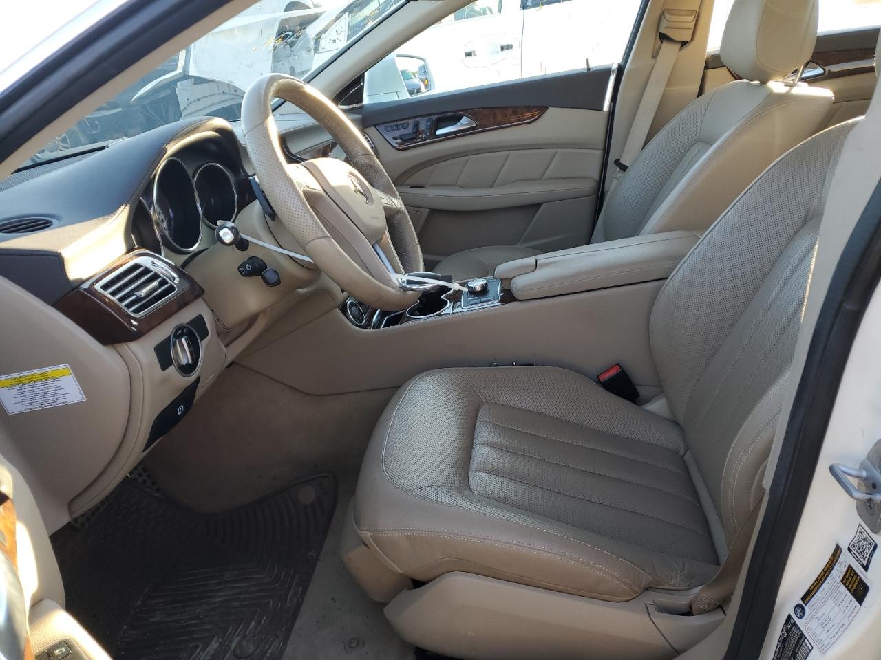 Mercedes-Benz Cls-class 550 4matic Image 12