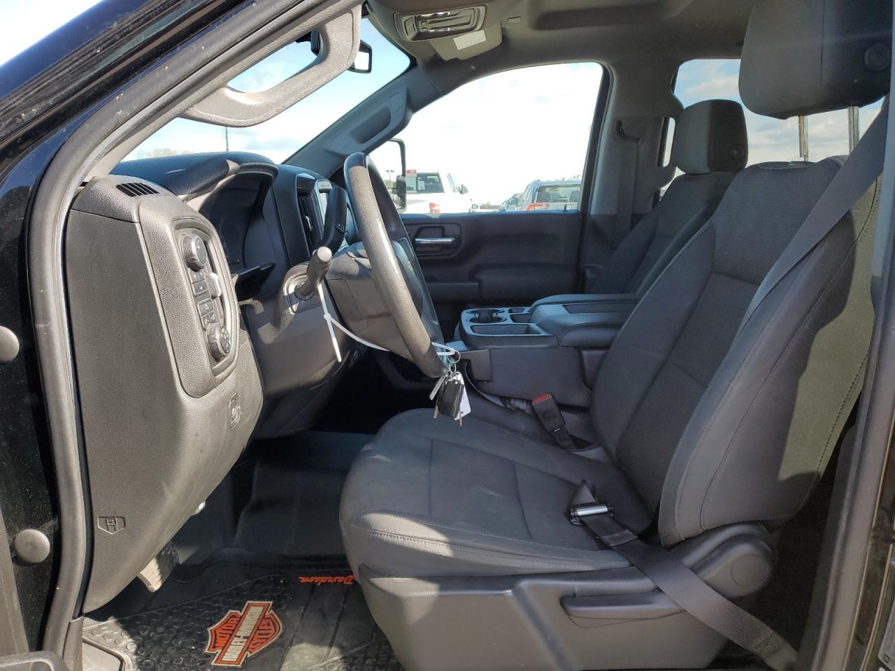 Chevrolet Silverado K2500 Custom Image 10