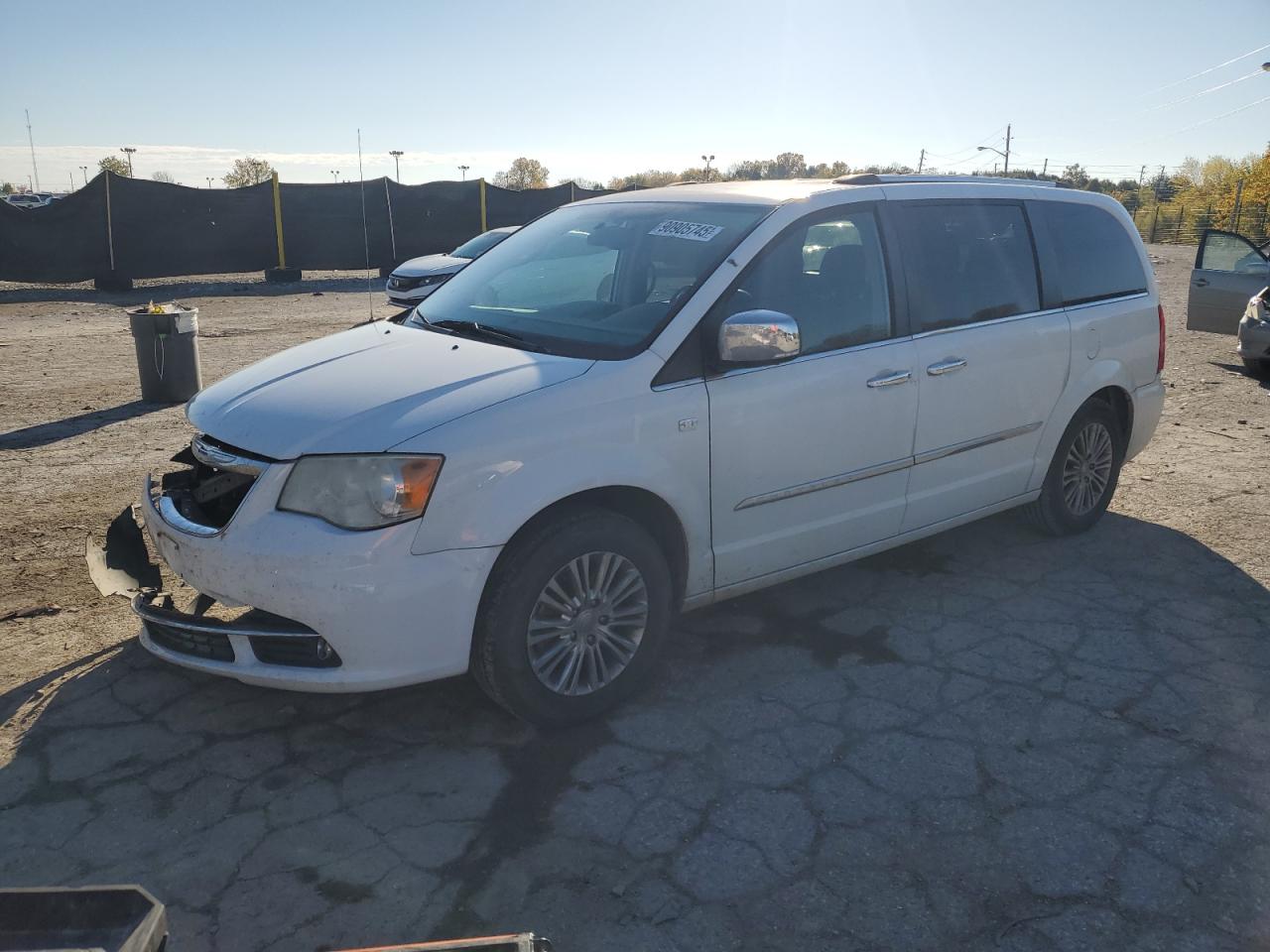 Chrysler Minivan Touring L Image 1