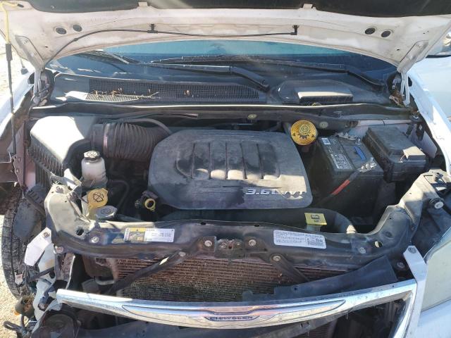 Chrysler Minivan Touring L Image 11