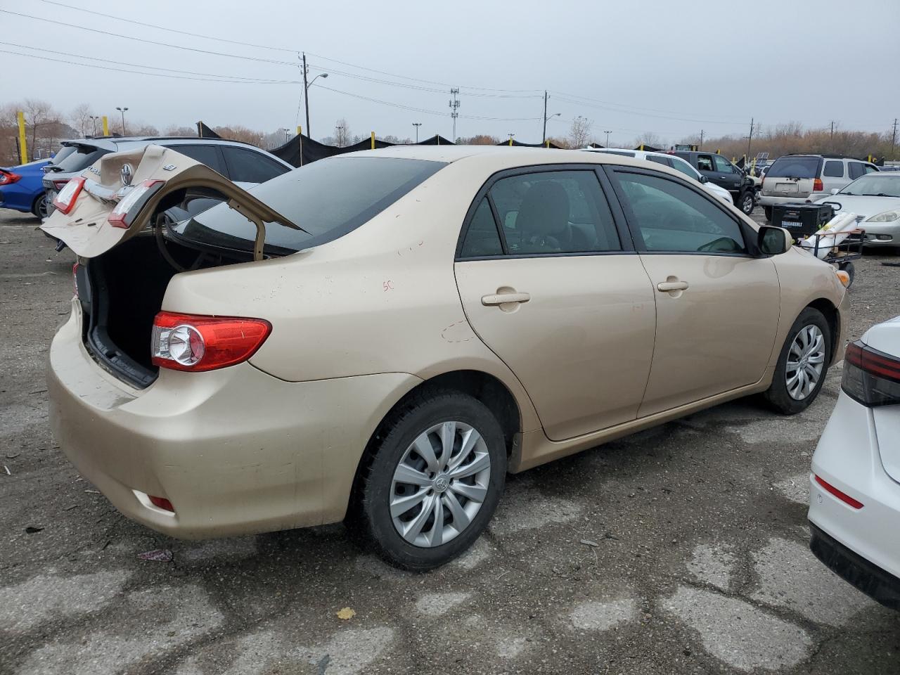 Toyota Corolla Base Image 8