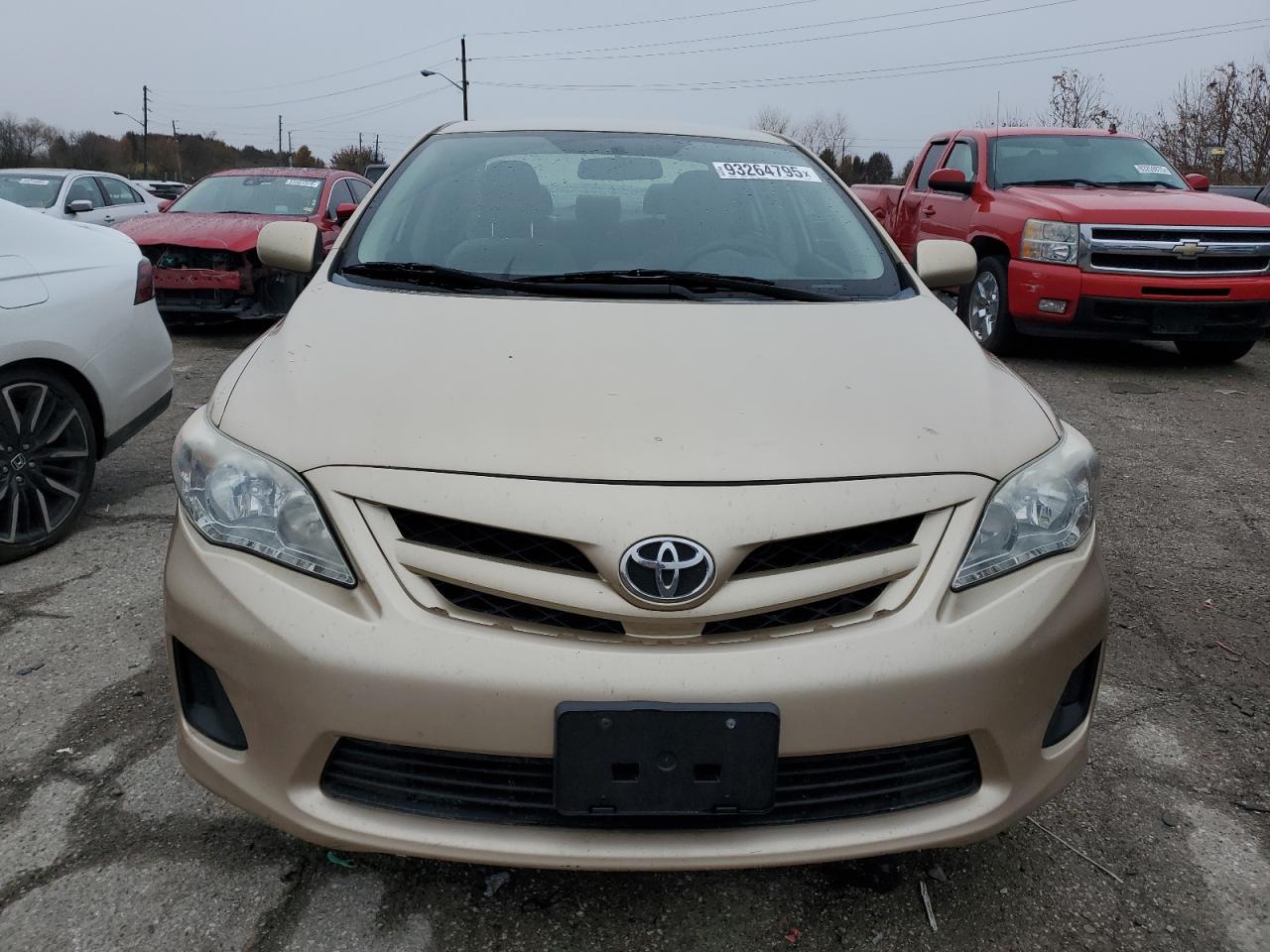 Toyota Corolla Base Image 12