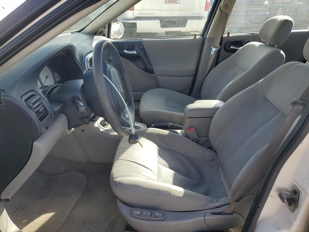 Saturn L200 Image 12