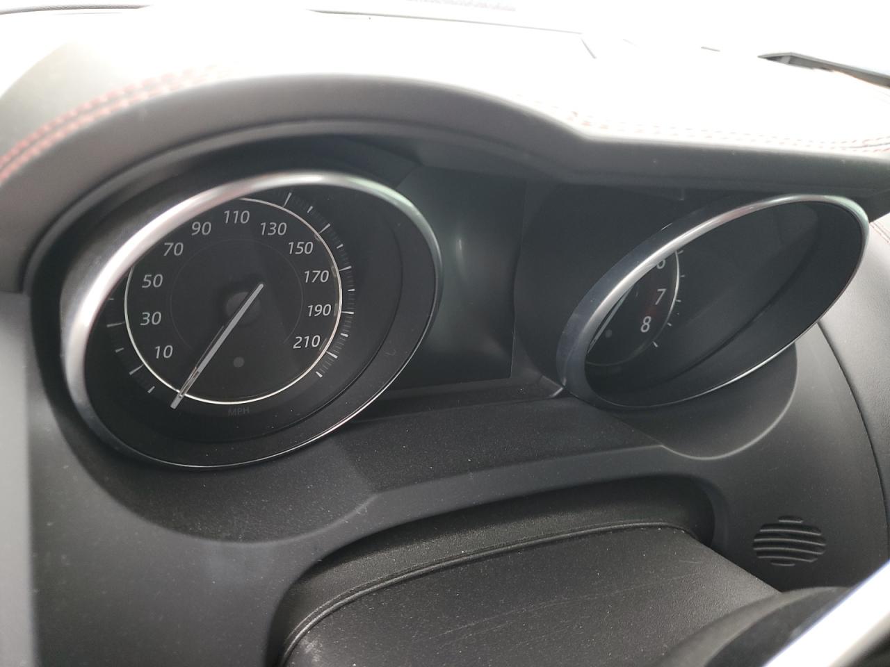 Jaguar F-TYPE R Image 12