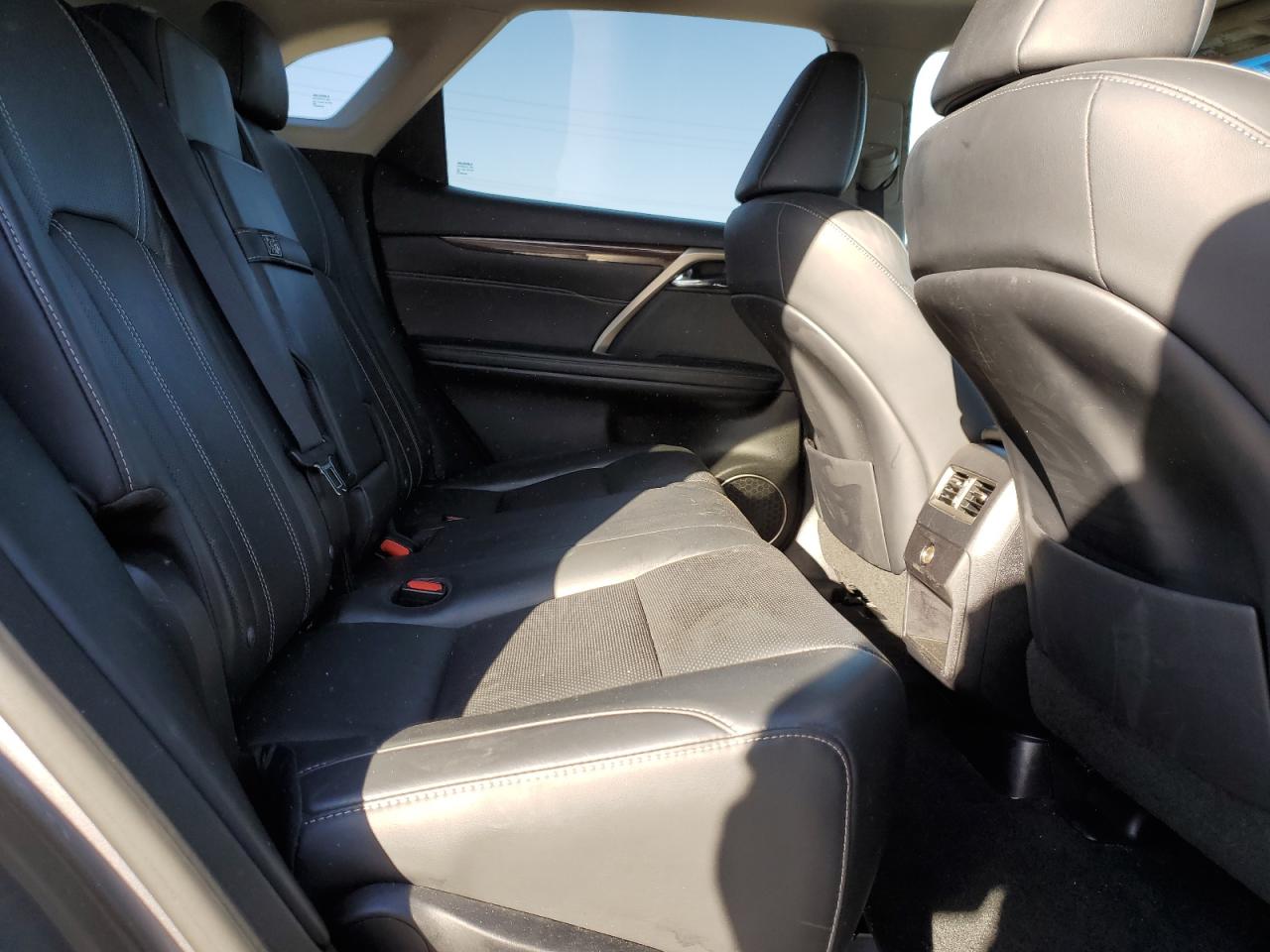 Lexus RX 350 Base Image 11