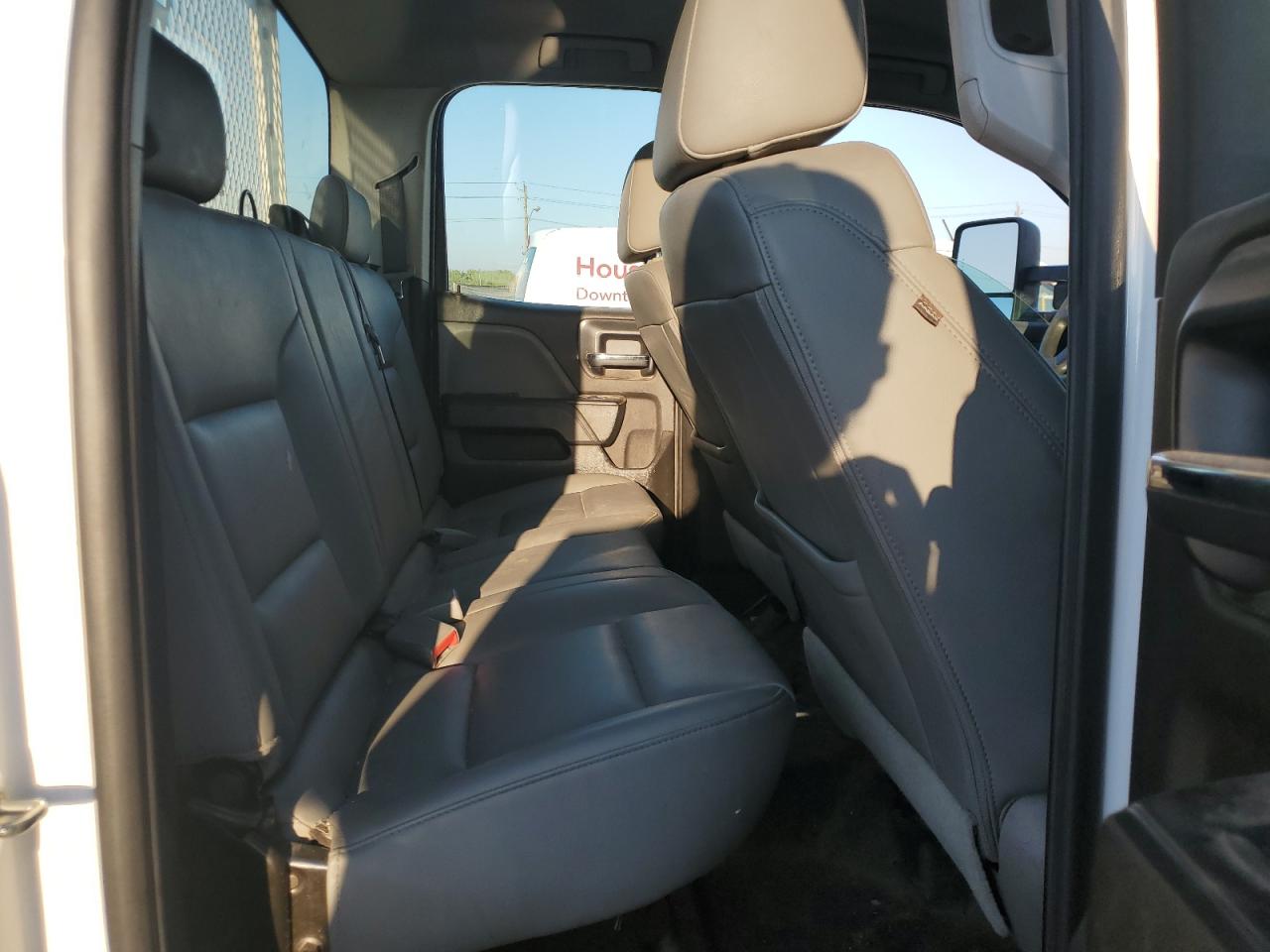 Chevrolet Silverado K2500 Heavy Duty Image 7