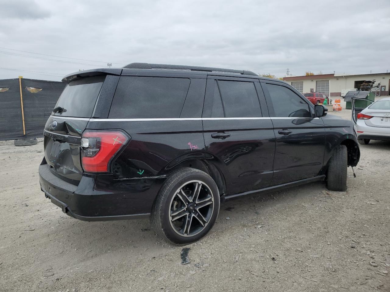 Ford Expedition Limited Image 13