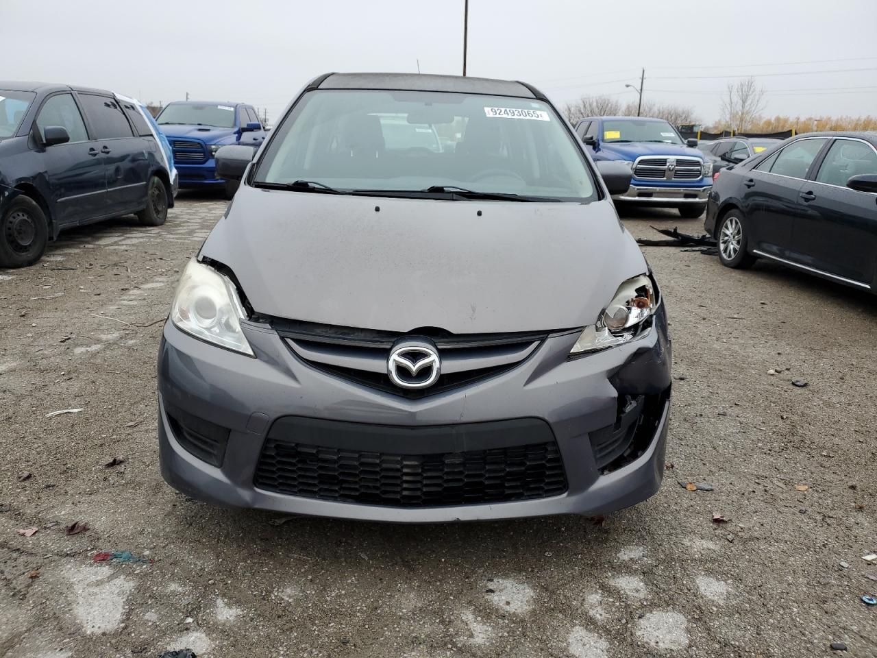 Mazda 5 Image 2