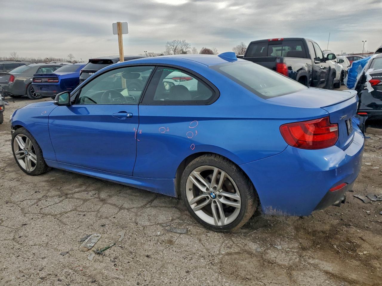 BMW 2 Series Xi Image 12