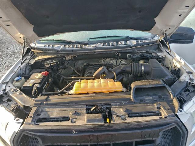 Ford F-150 Supercrew Image 12