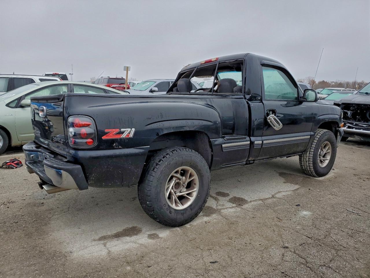 Chevrolet Silverado K1500 Image 3