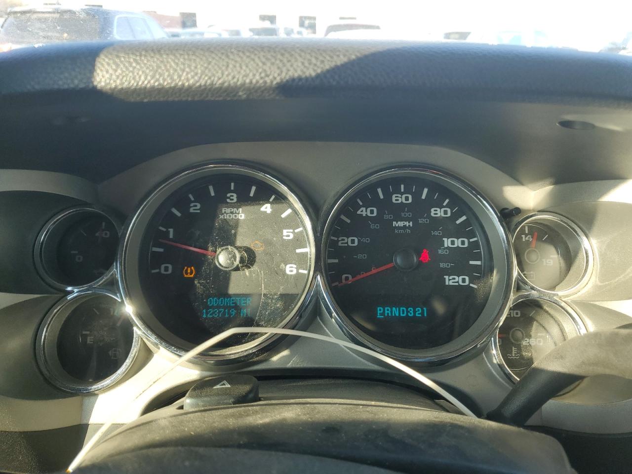 Chevrolet Silverado K1500 Image 9