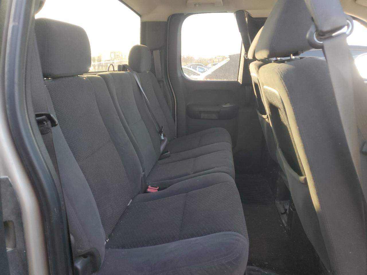 Chevrolet Silverado K1500 Image 12