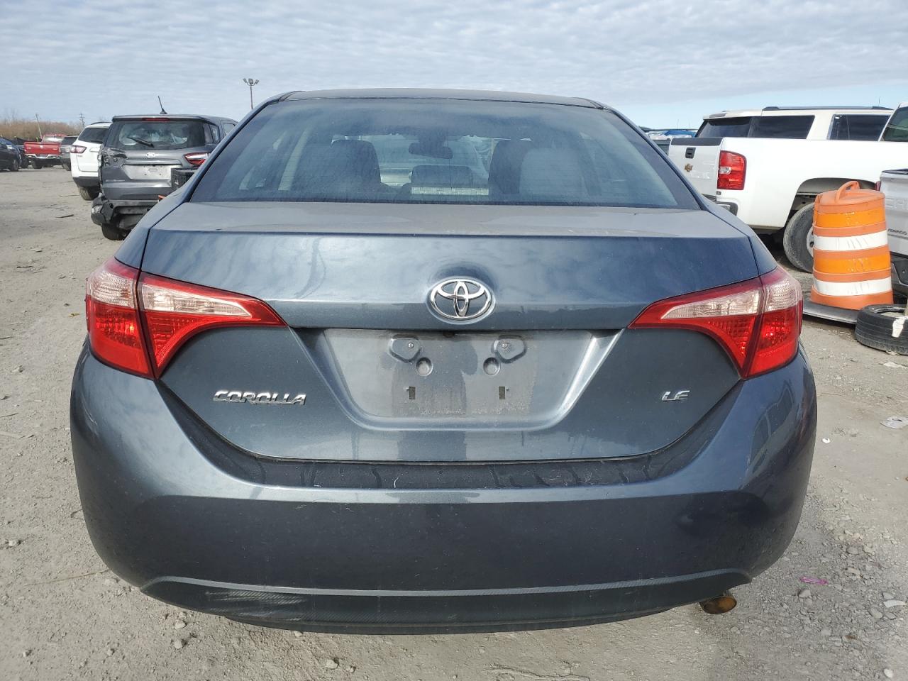 Toyota Corolla L Image 8