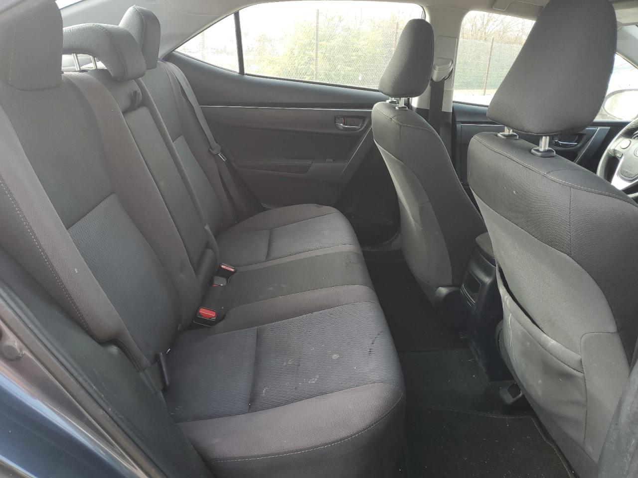 Toyota Corolla L Image 9