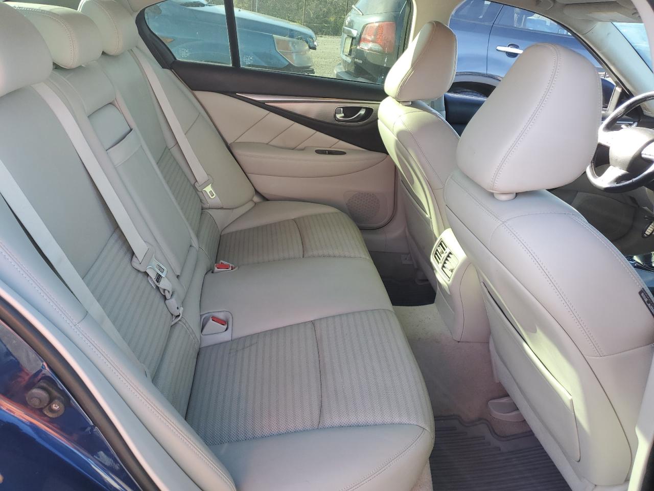 INFINITI Q50 Red Sport 400 Image 11